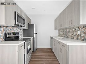 906 E New York Ave, Brooklyn, NY