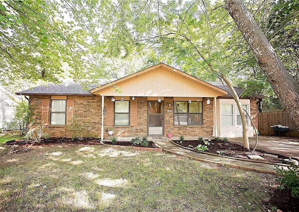 1st image of 303 W Rolling Oaks Dr