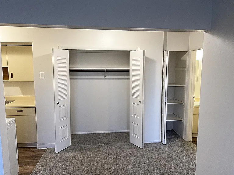 Waverly Park Apartments — Photo 9