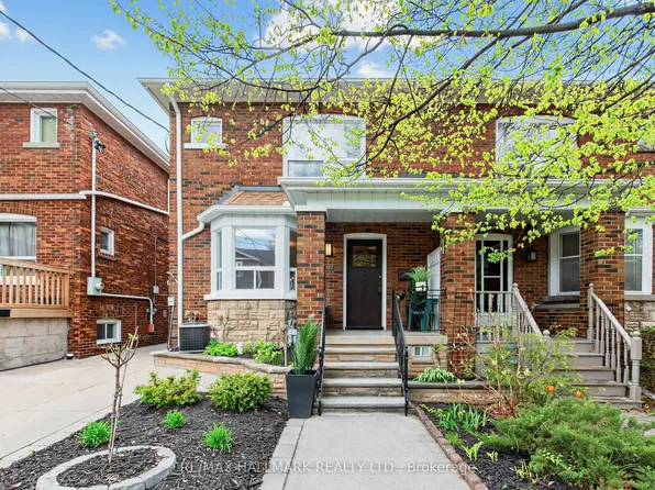 34 Springdale Blvd, Toronto, ON M4J 1W5