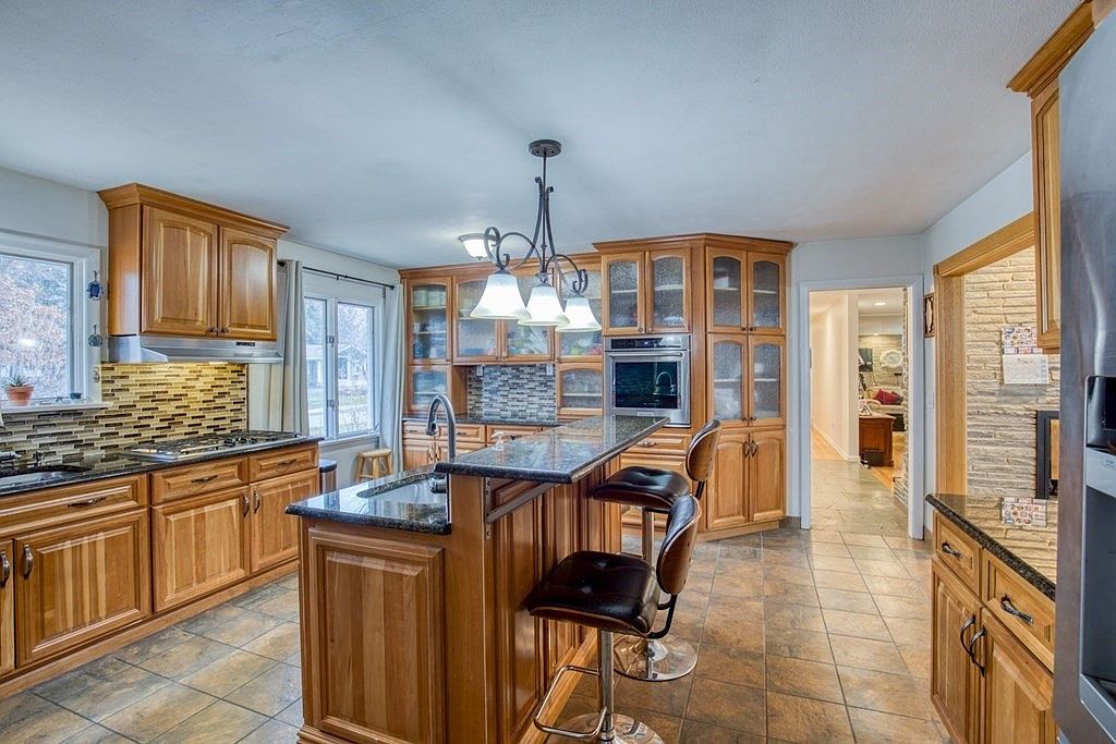 215 Pinewood Dr, Longmeadow, MA 01106 Zillow