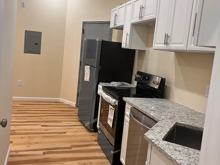 1505 W Tioga St #2 — Photo 1
