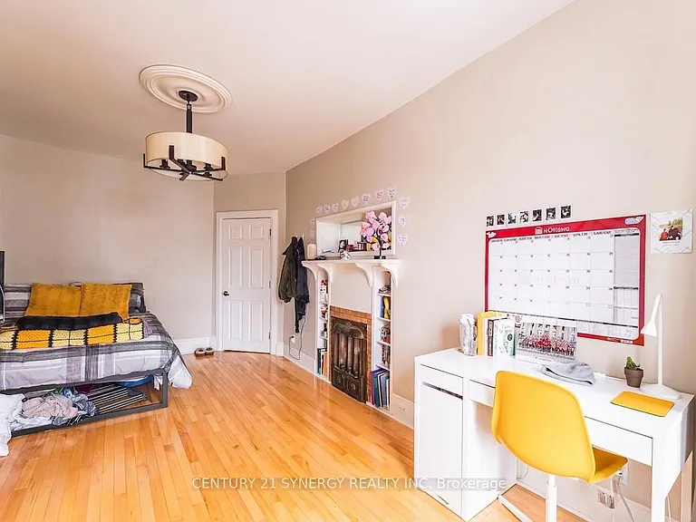 229 Charlotte St #2 — Photo 7