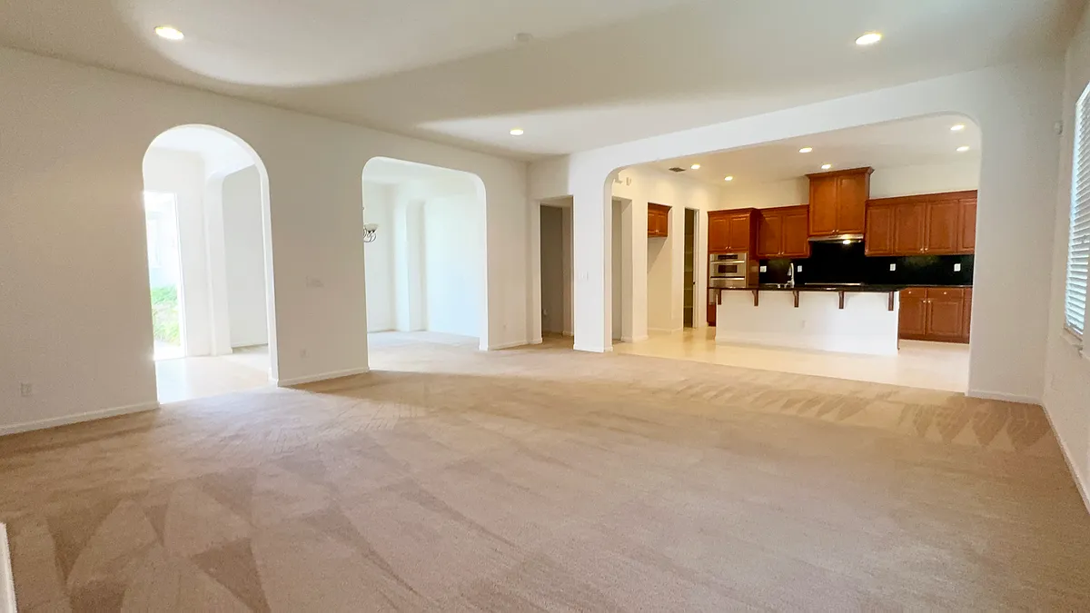 Building Photo - 620 W Privado Way