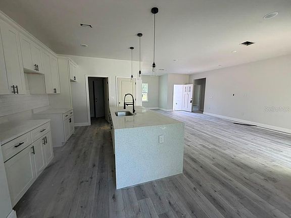 5th image of 671 MARION OAKS MANOR