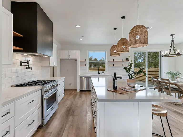 6790 Yvonne Ct — Photo 6