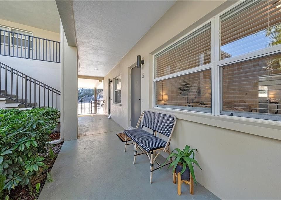 1st image of 224 6TH AVENUE N #5