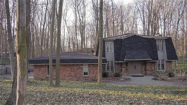 1st image of 46556 W Main St