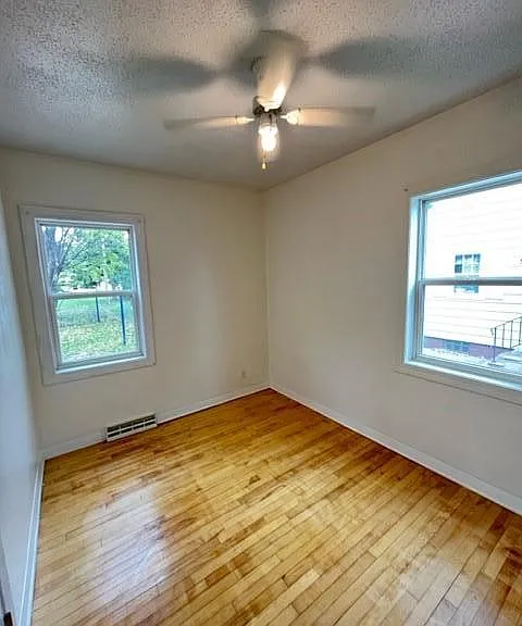 1210 S 11th Ave — Photo 7
