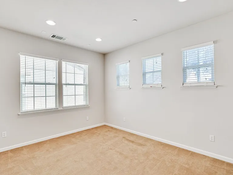 104 Alden Ct — Photo 19