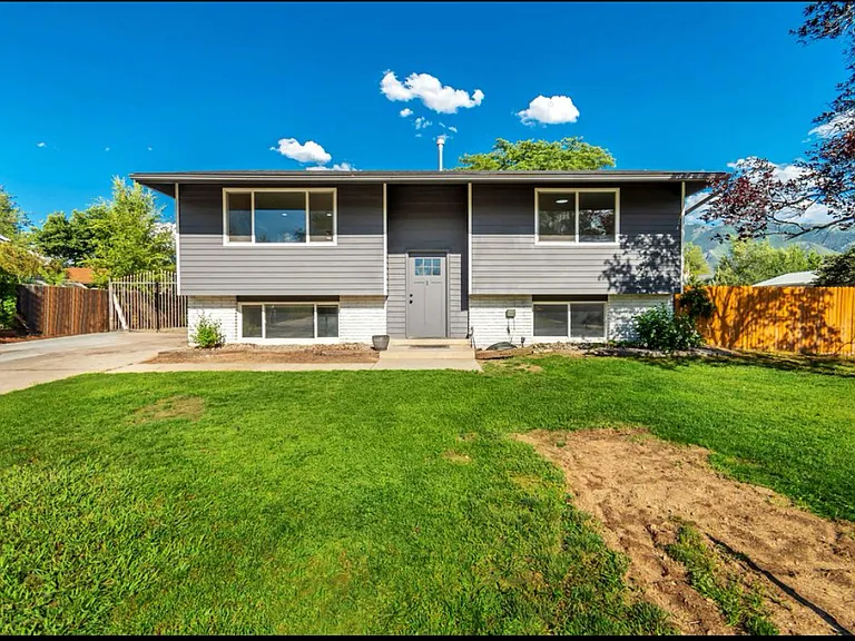 10541 S Amaryllis Dr — Photo 1