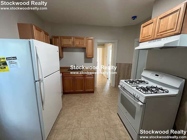 274 E Cottage St #1 — Photo 29
