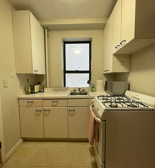 128 Thompson St #5 — Photo 2