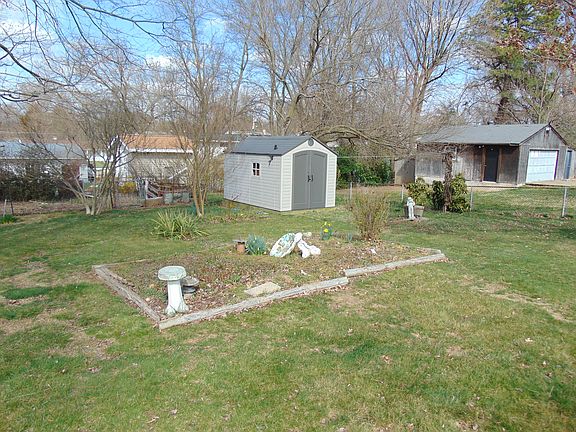4th image of 536 King Malcolm Ave