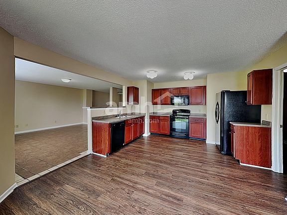 4th image of 2170 Bridlewood Dr