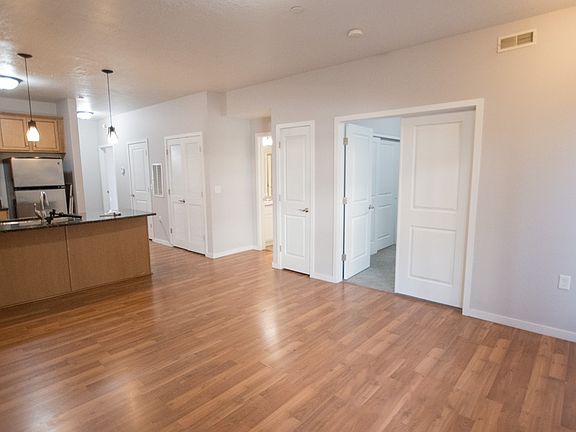 5th image of 2150 S Main St #R-405