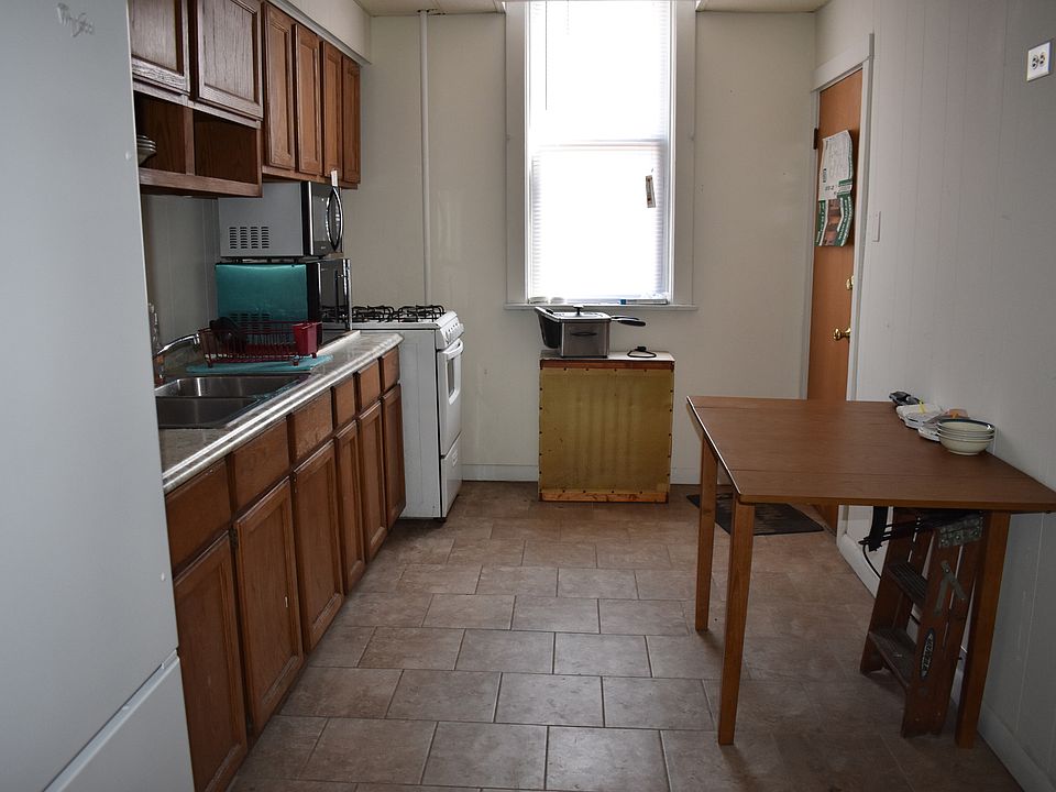 2nd image of 5721 S Archer Rd #1