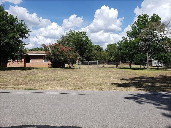 2nd image of 11905 Sleepy Hollow Ln