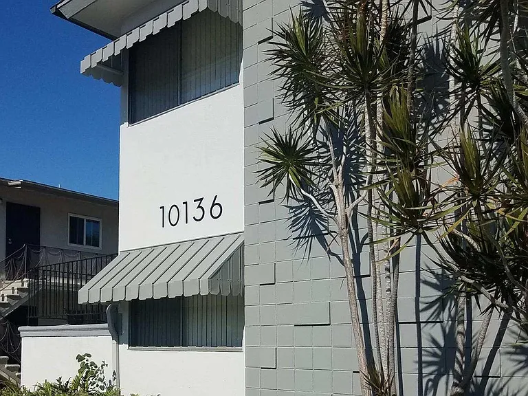 10136 Scott Ave — Photo 2