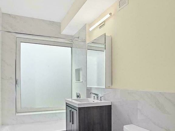 4th image of 111 E 115th St #5