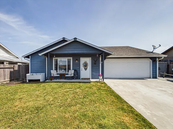 1008 Yamaha Pl, McKinleyville, CA 95519