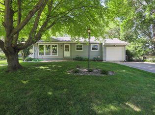 40 Crown Rd, Council Bluffs, IA 51503