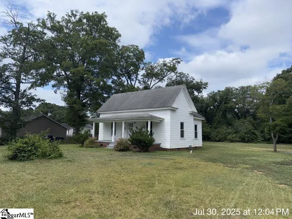 810 Chestnut St, Laurens, SC 29360