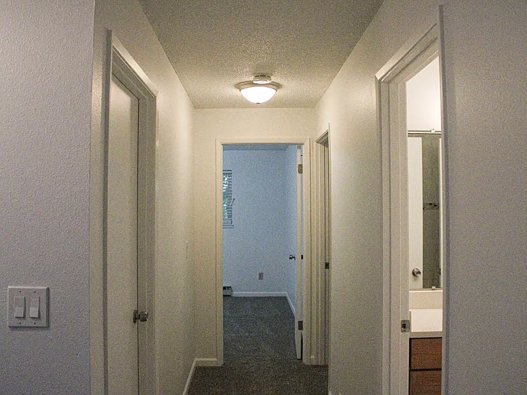 12315-12317 NE Fremont St — Photo 13
