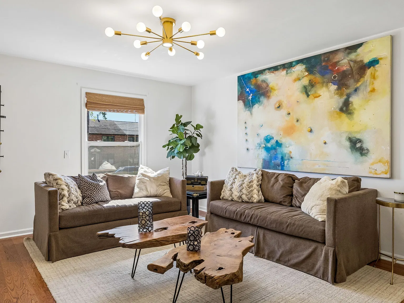 2 bed, 1.5 bath, 1190 sqft, $3,750 — Photo 2