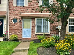 302 Fountain Hall Ct, Mount Laurel, NJ 08054