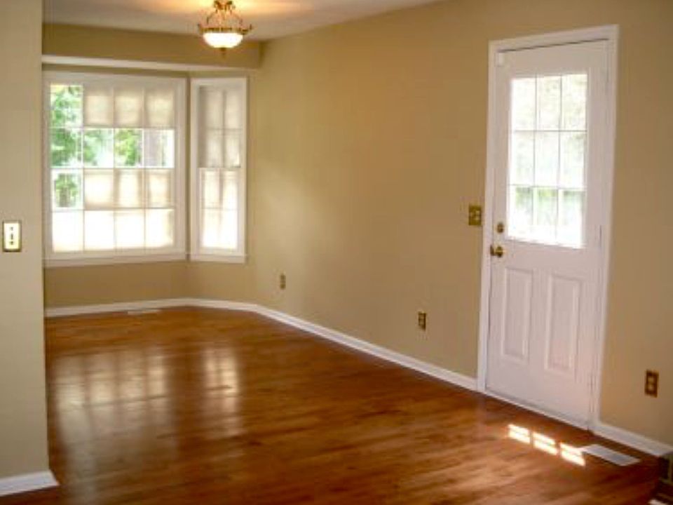 2nd image of 123 Santa Barbara Ct