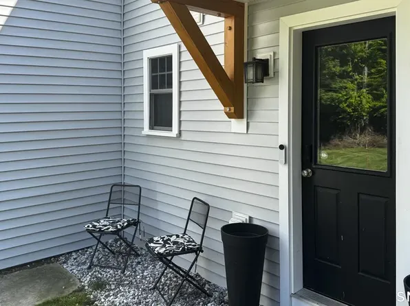 100 Gaylord Mountain Rd #1, Hamden, CT 06518