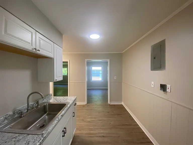 12202 Lena Ave — Photo 13