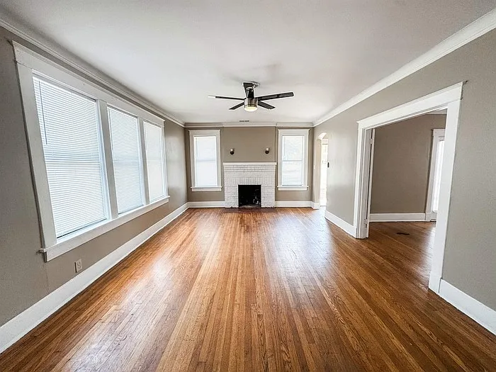 3 bed, 2.0 bath, 1876 sqft, $1,500 — Photo 3