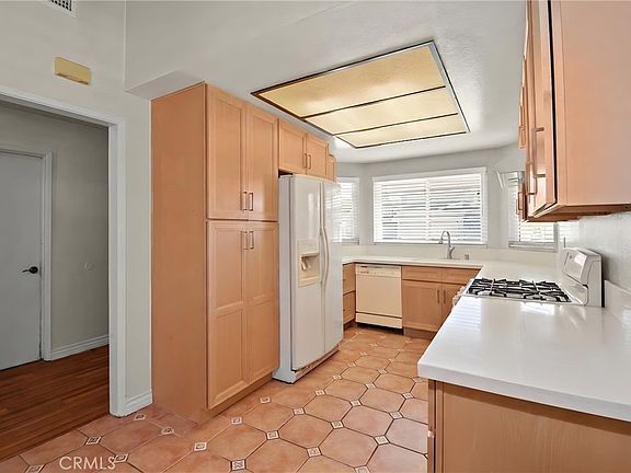 5th image of 12451 La Linda Cir