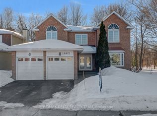 1662 Hunters Run Dr W, Ottawa, ON K1C6Z5