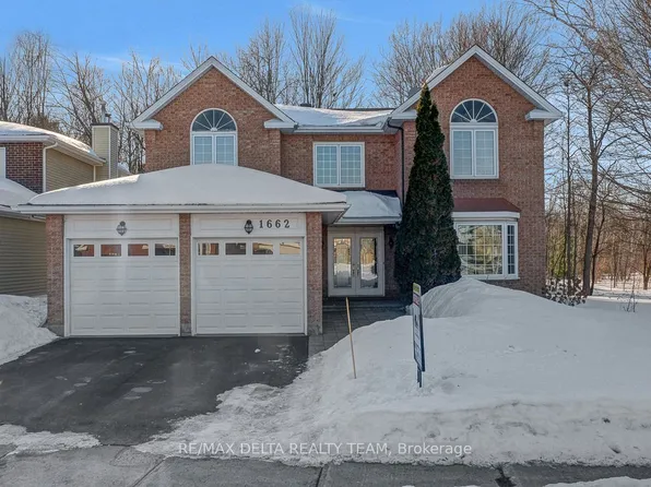 1662 Hunters Run Dr, Ottawa, ON K1C 6Z5