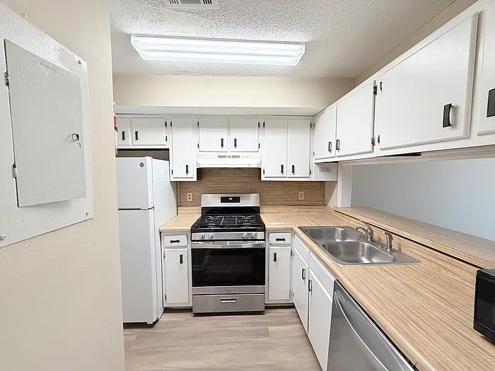 4030 Hawthorne Ave SE #2 — Photo 4
