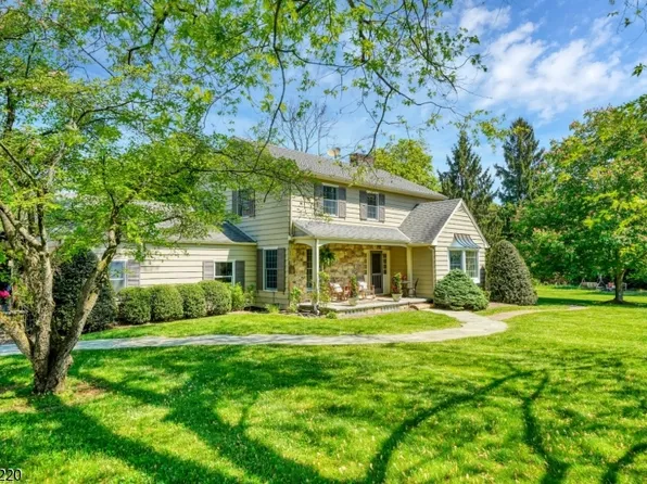 3 Scarlet Oak Rd, Tewksbury Twp., NJ 07830