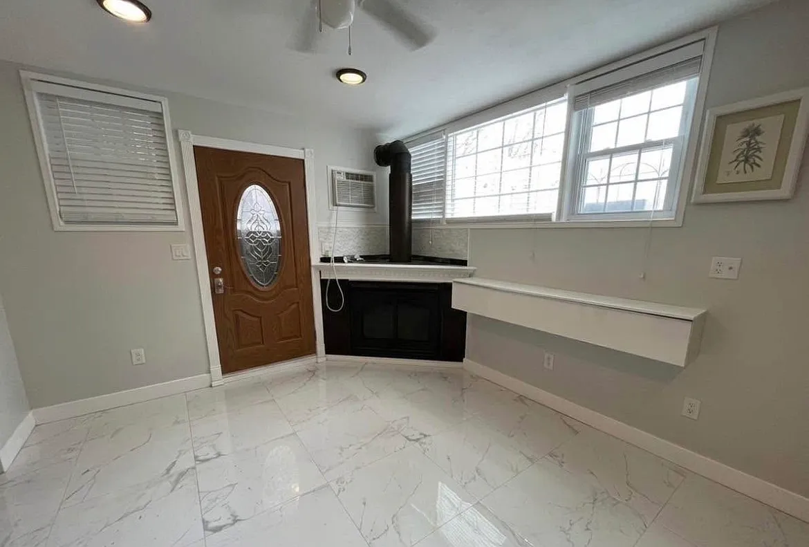 1 bed, 400 sqft, $2,350 — Photo 3