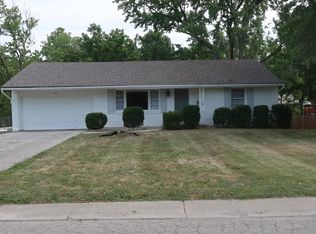 208 NW 65th St, Gladstone, MO 64118