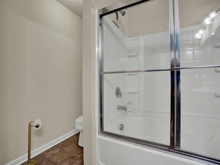 565 Stockton Way — Photo 18
