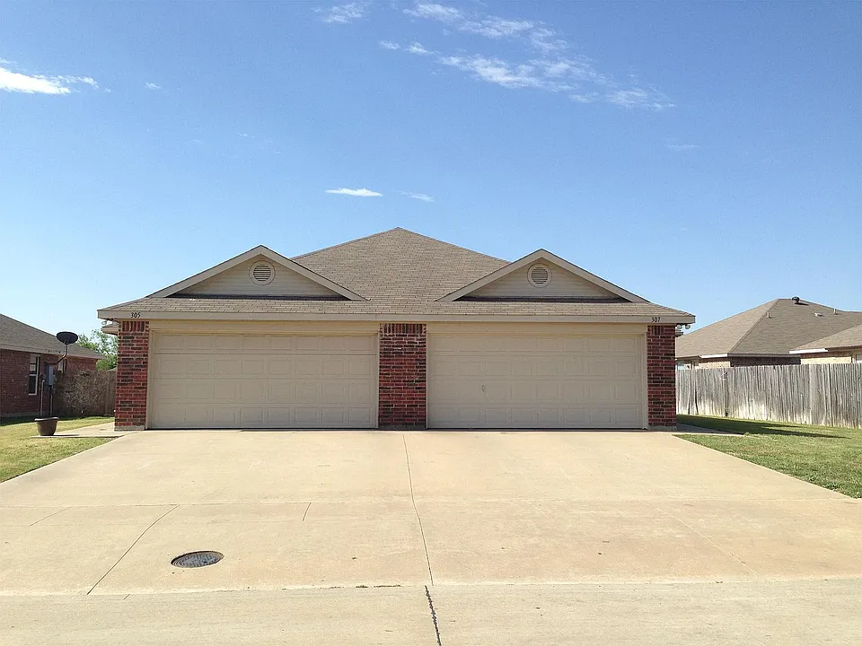 307 Deborah Ln #307