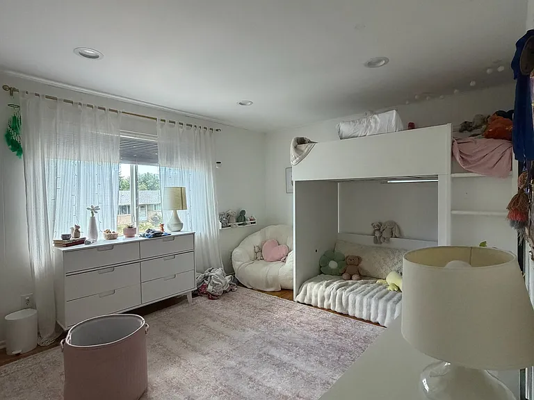 Second story bedroom #2 with Flatirons views