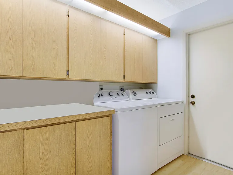 111 Seashore Dr — Photo 18