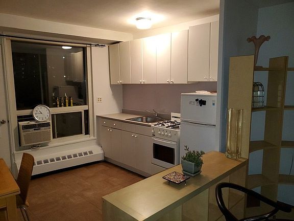 4th image of 6115 98th St APT 6N