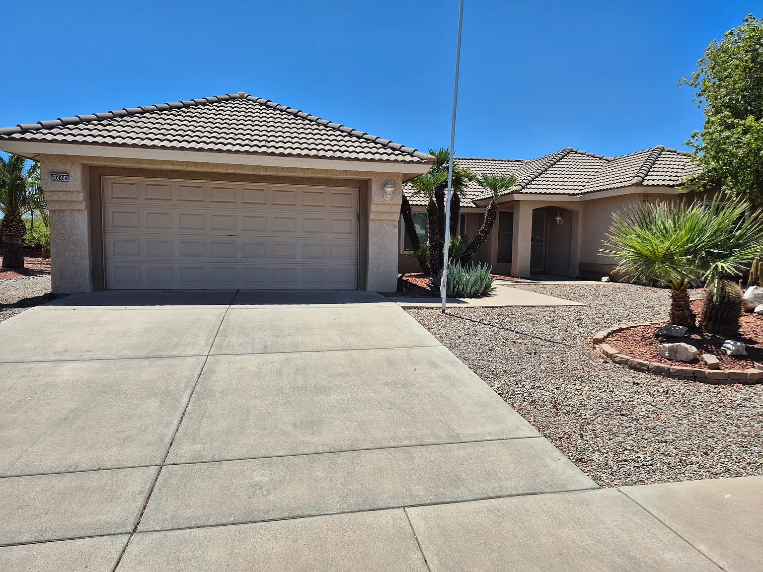 2 bed, 1572 sqft, $2,000 — Photo 2