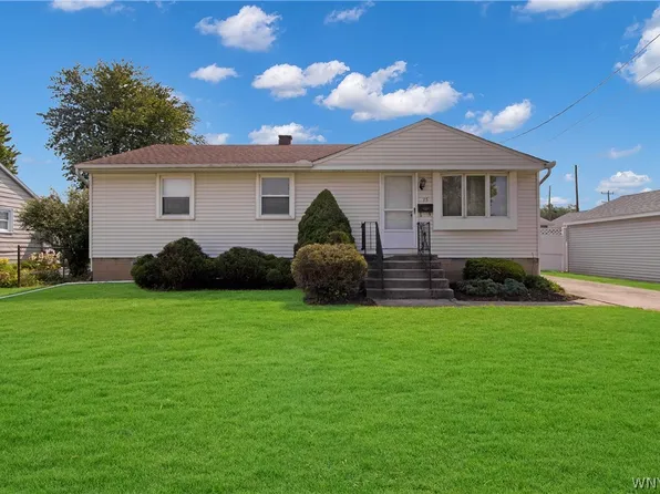 15 Ledyard Ave, Depew, NY 14043