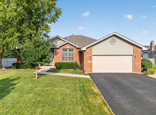 2592 Molly Ct, New Lenox, IL 60451