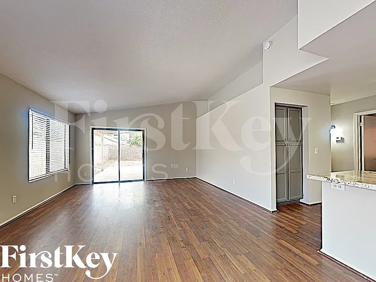 3167 W Foothill Dr — Photo 7